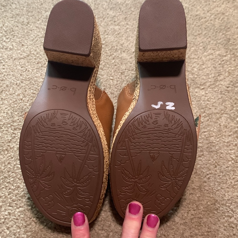 BOC Heels NWOT - Picture 3 of 5